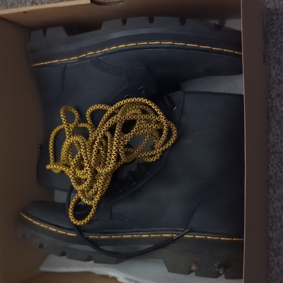 Dr. Martens AirWair Combat Boot Wyoming - Picture 2 of 5